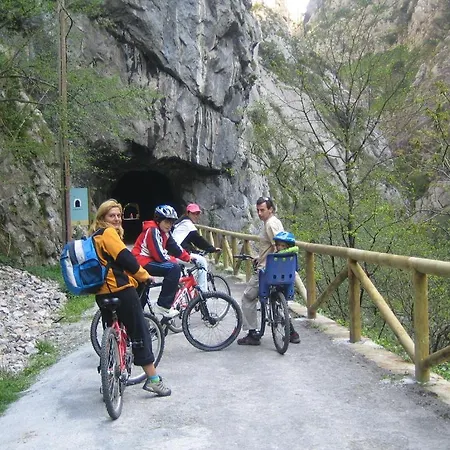 San Martin De Teverga Vandrerhjem